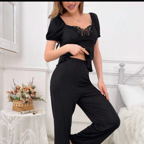 Solid Color Ladies' Pajama Set With Butterfly Embroidery On The Chest - Picture 5 of 6